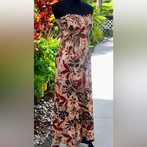 Cute, strapless, wide-legged jumpsuit. Ruched Top with Tie Front. Medium.